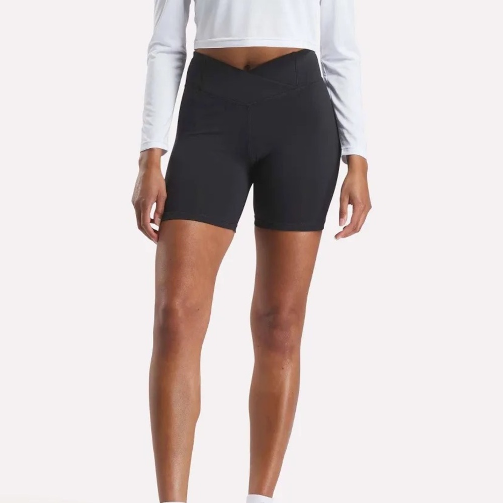 Reebok Women’s Core High-Rise Cycle Shorts RBK-DRY Snug Fit Super Comfortable S